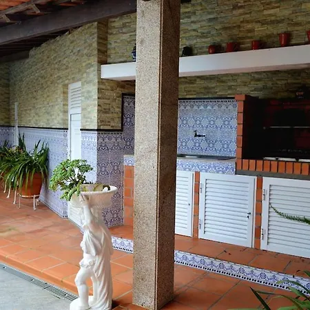 Villa Spacious With Private Pool In