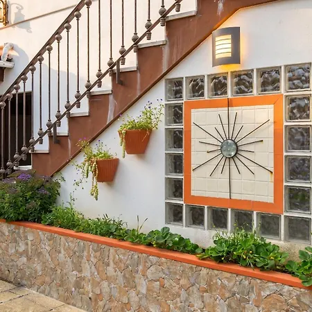 Villa Spacious With Private Pool In *