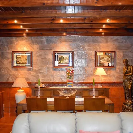 Spacious With Private Pool In