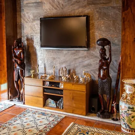 Spacious With Private Pool In Villa