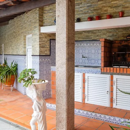Spacious With Private Pool In *